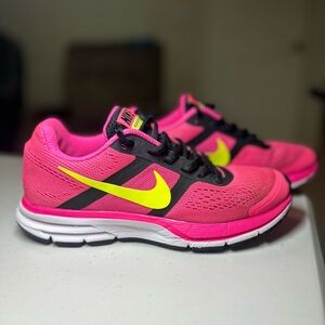 Nike Flex Experience Running Sneakers Women’s Size 7.5 Pink Volt